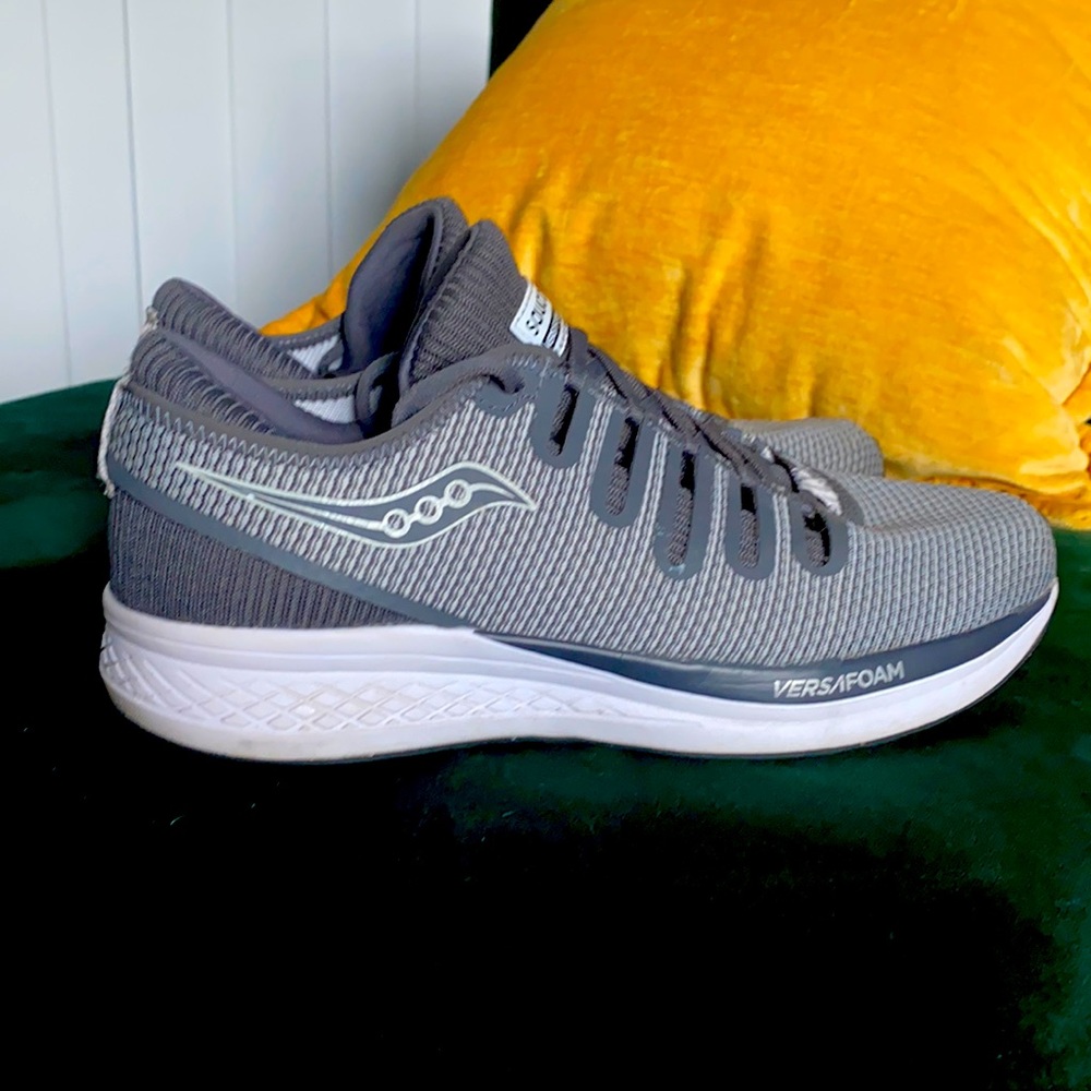 Saucony versa-foam gray athletic shoes, like-new hardly worn!